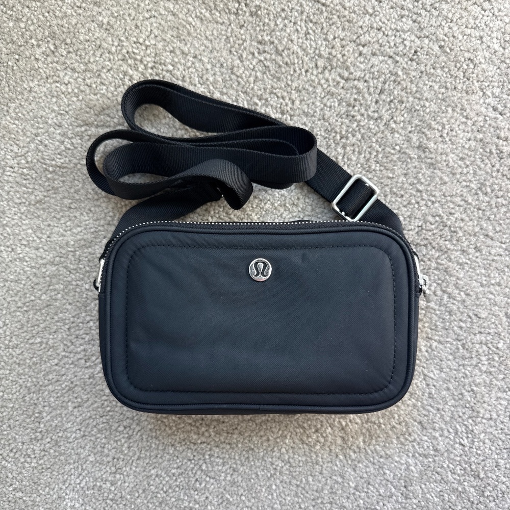 Lululemon Crossbody Camera Bag 2L